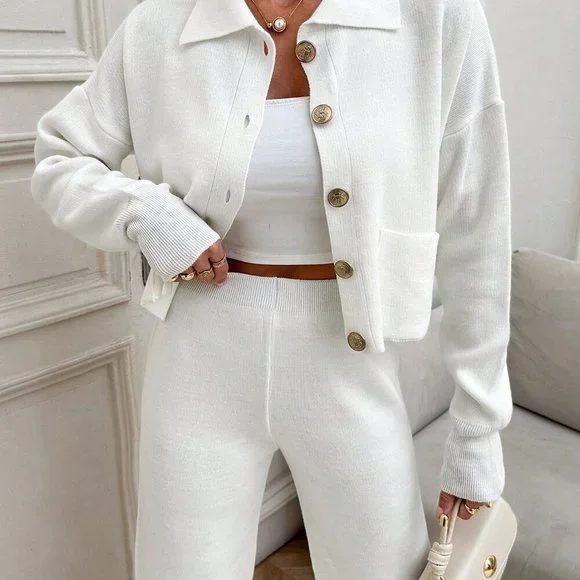 White Casual Women's Metallic Button Polo Collar Knit Cardigan & Sweater - Picture 2 of 6